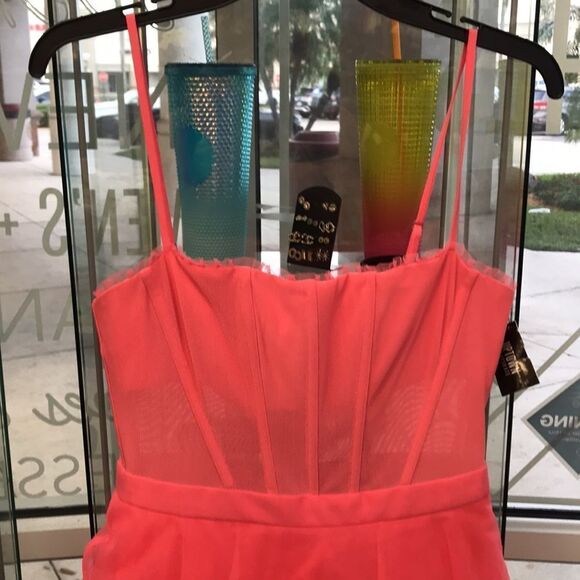 BCBG DRESS SZ.6 - Picture 2 of 14